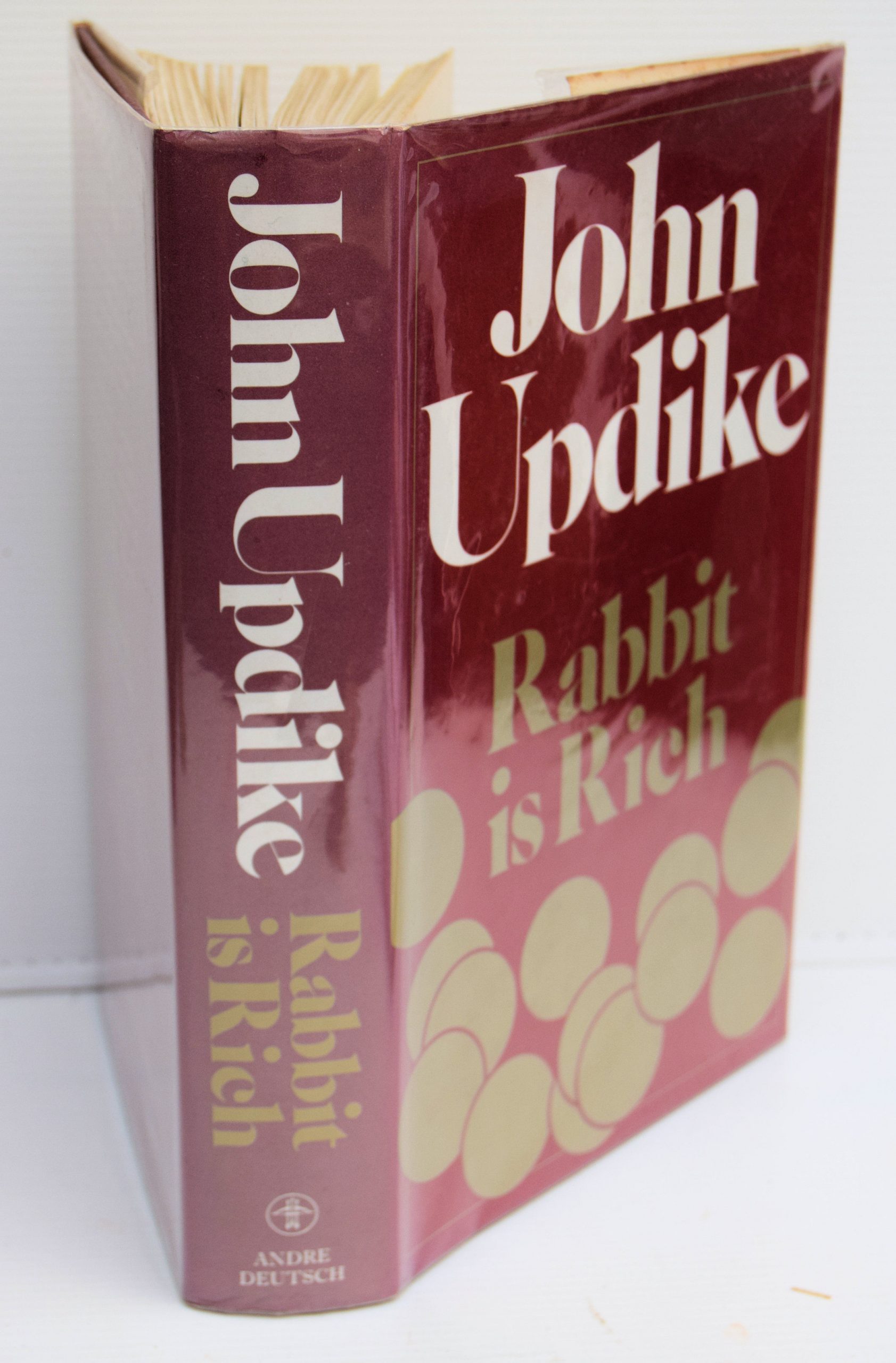 RABBIT IS RICH.