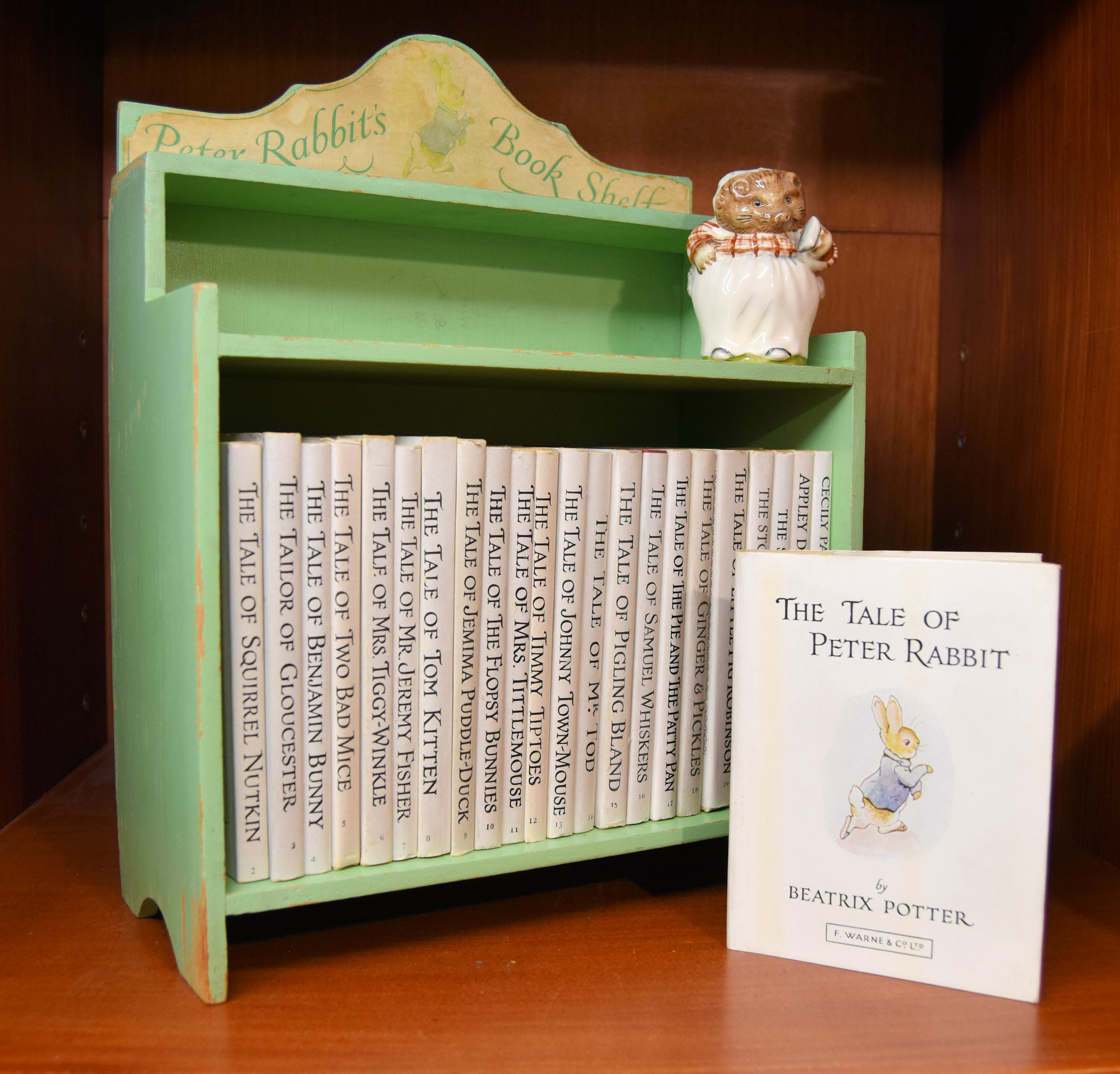 THE PETER RABBIT BOOKS AND DISPLAY CASE - Image 9