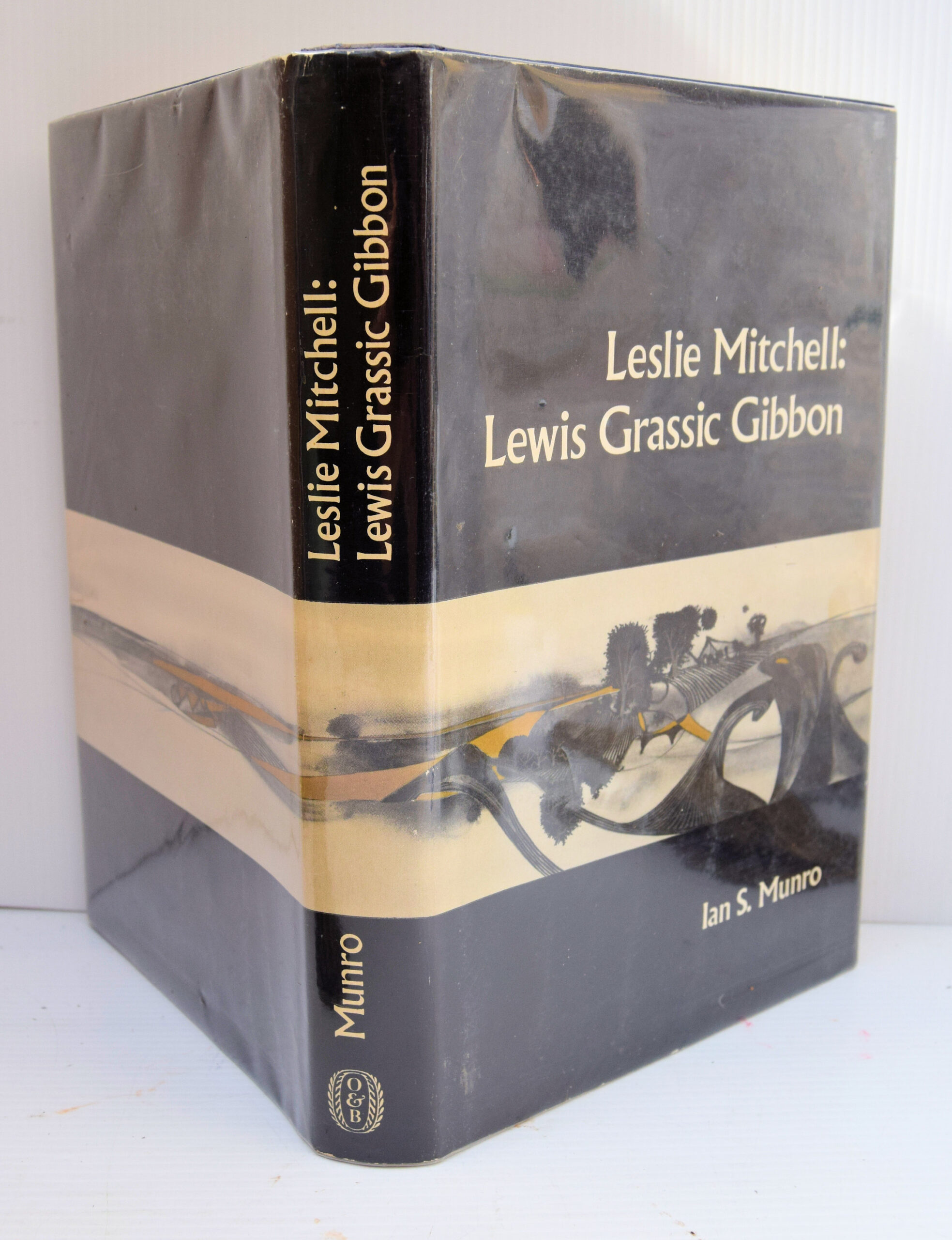 Leslie Mitchell: Lewis Grassic Gibbon.